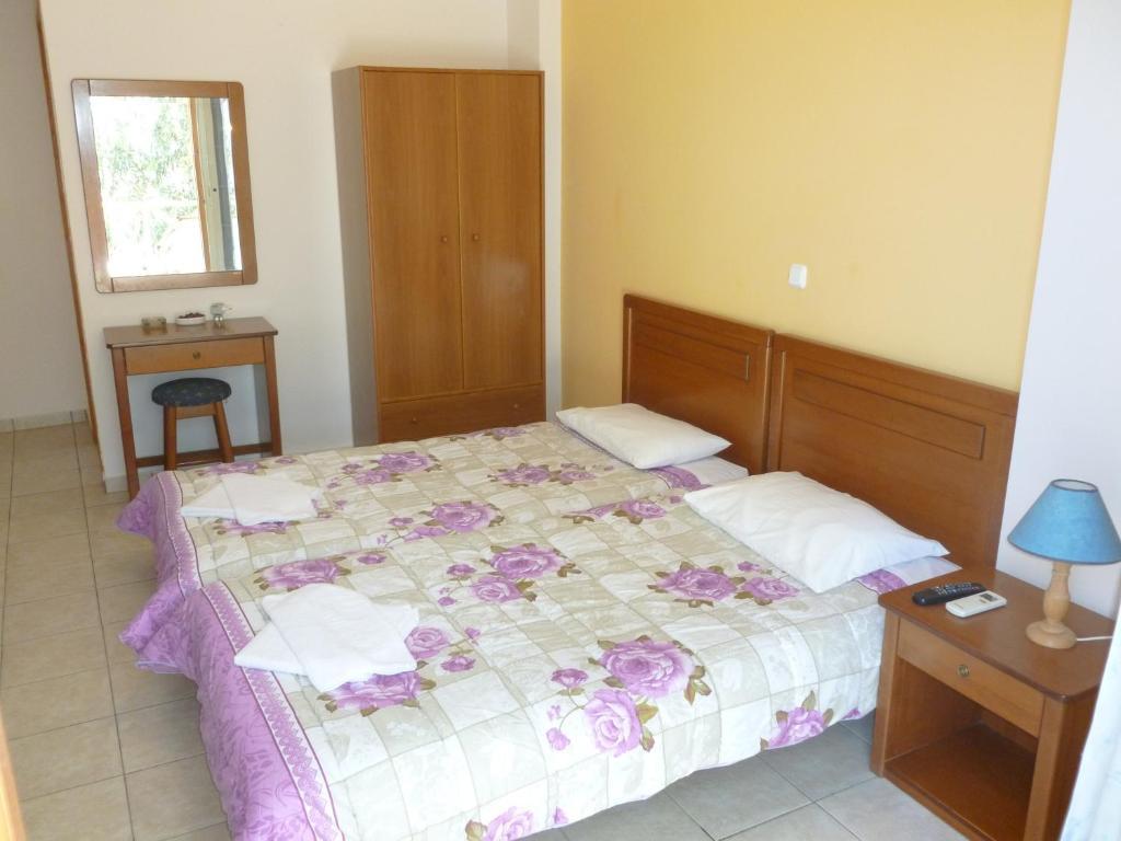 Peter & Tony Rooms Galissas Bagian luar foto